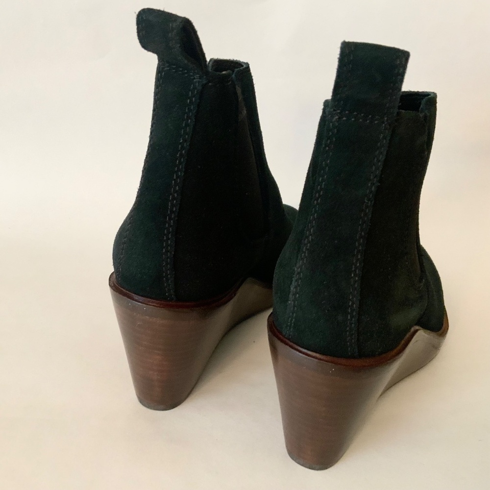 Clarks Women's Clarkdale 2 Top Black Suede Wedged Bootie Chelsea Ankle Boots 9 - Picture 5 of 10